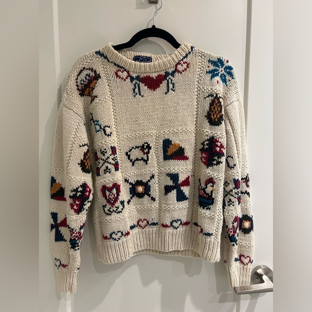 Cute Cottagecore Woolrich Crewneck Size Small